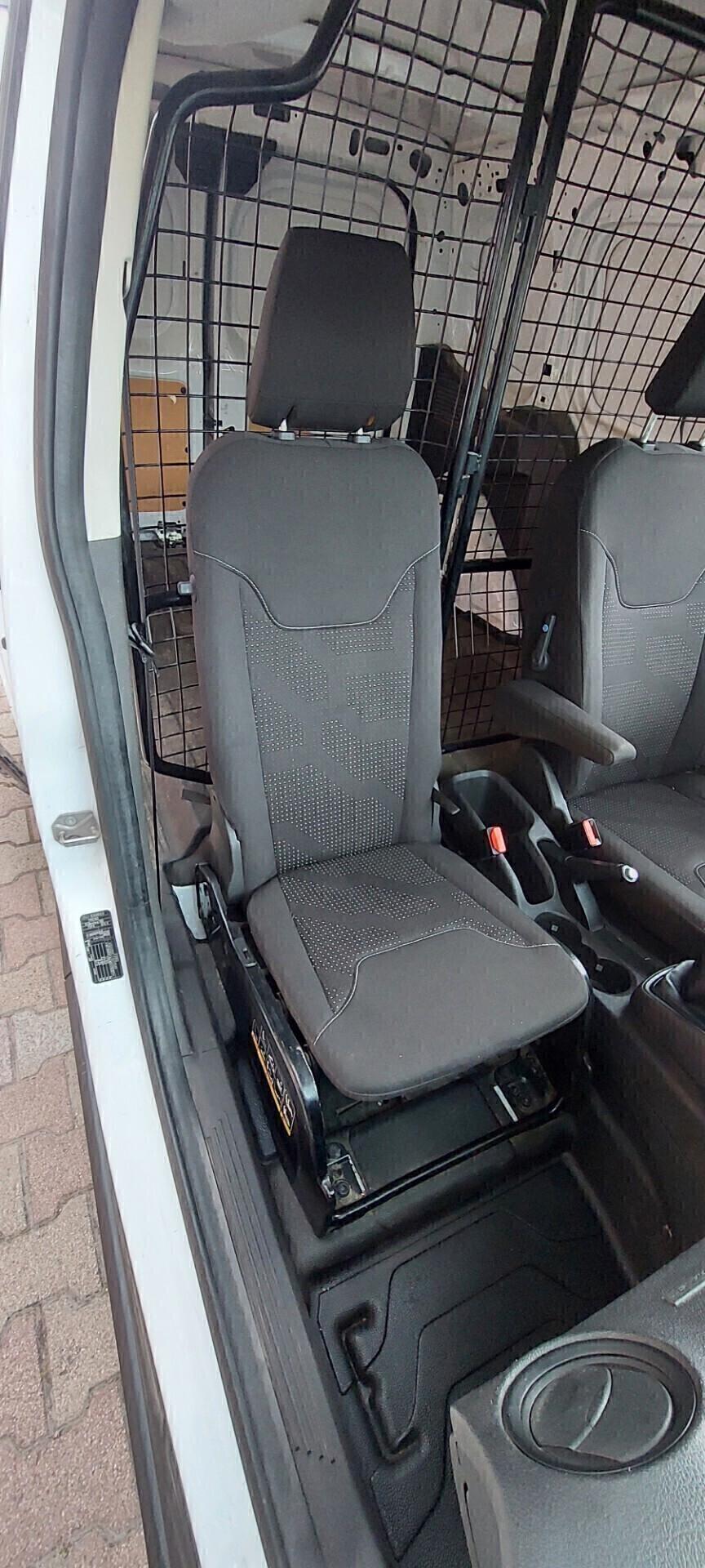 FORD TRANSIT COURIER 1,5 DIESEL 80 CV TELEFONO USB IMPECCABILE PREZZO COMPRESO IVA