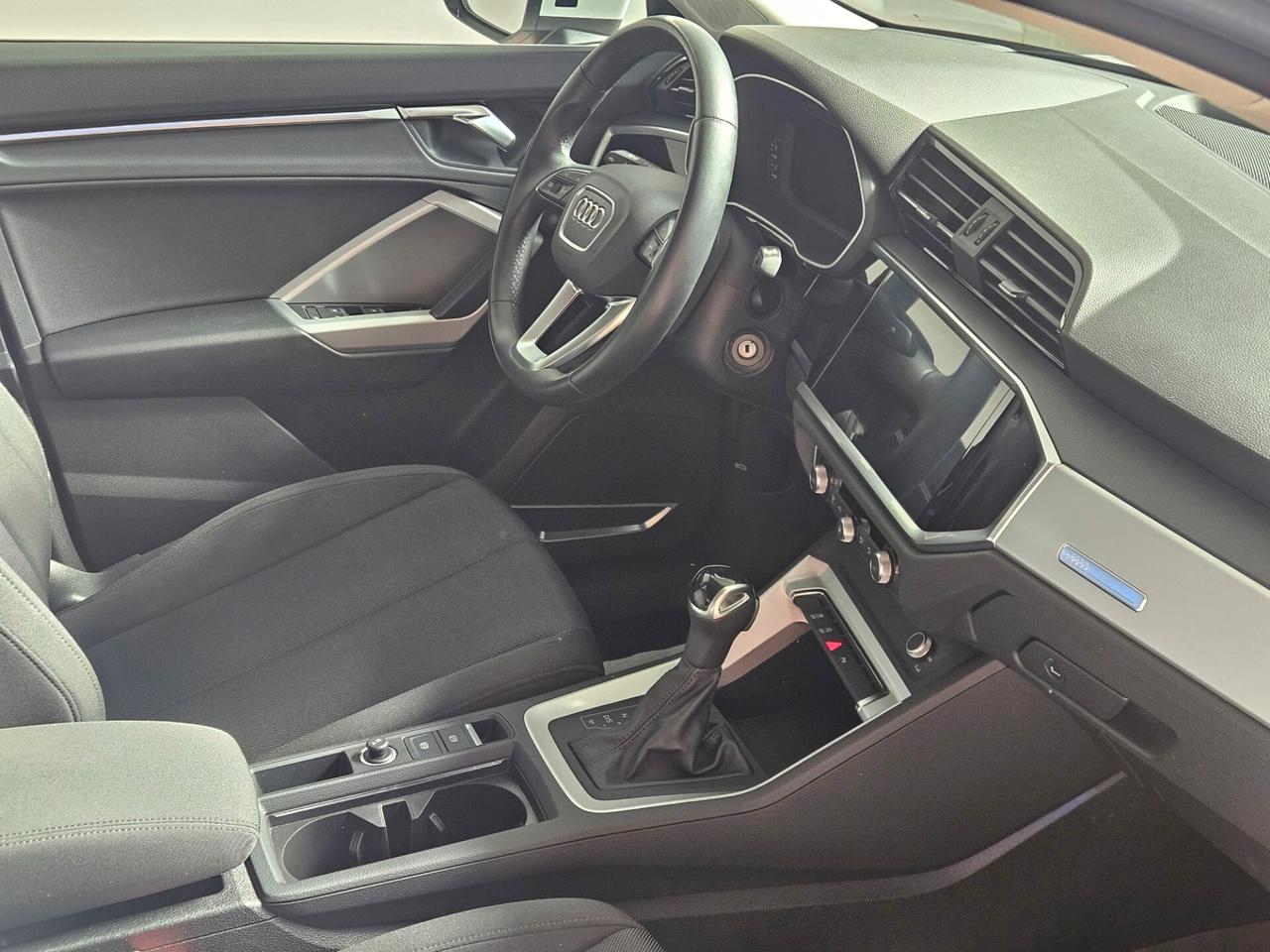 Audi Q3 35 TDI S tronic Business