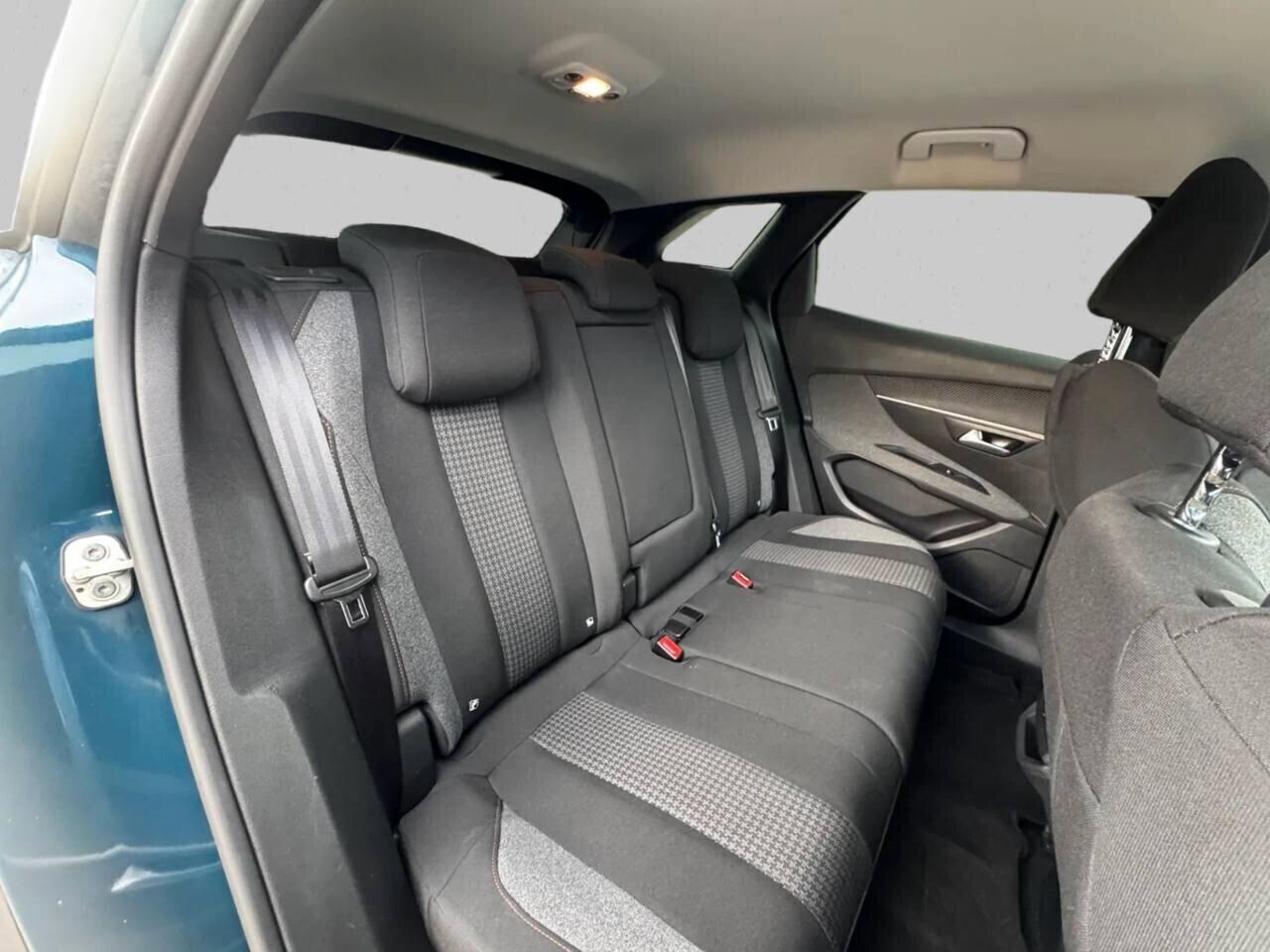 Peugeot 3008 BlueHDi 130 S&S EAT8 Active Pack 12/2021