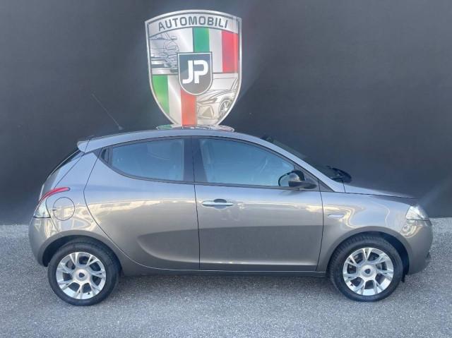 Lancia Ypsilon 1.2 Gold s&s PDC Cerchi 15" Schermo 5"