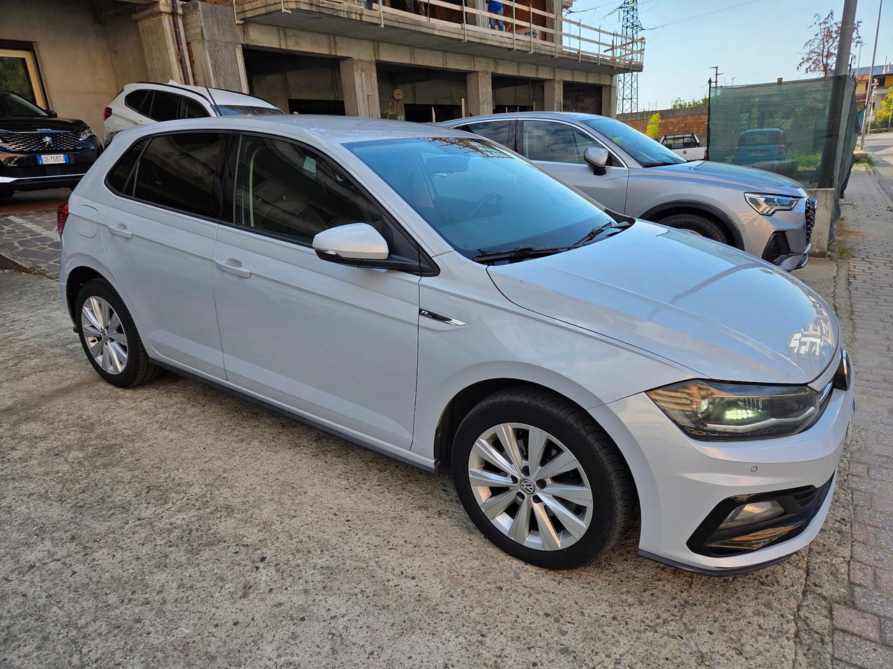 Polo 1.6 TDI 95 CV DSG 5p. R-LINE