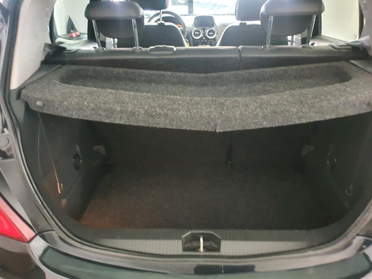 Opel Corsa 1.2 Gpl di serie