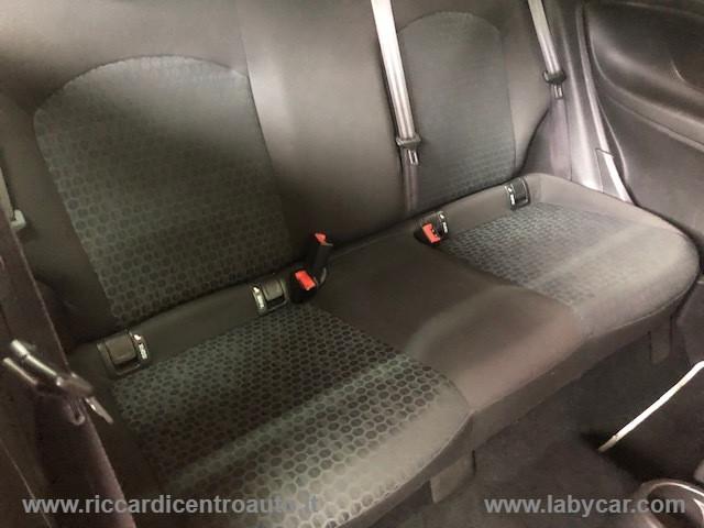 OPEL Corsa 1.2 Coupé