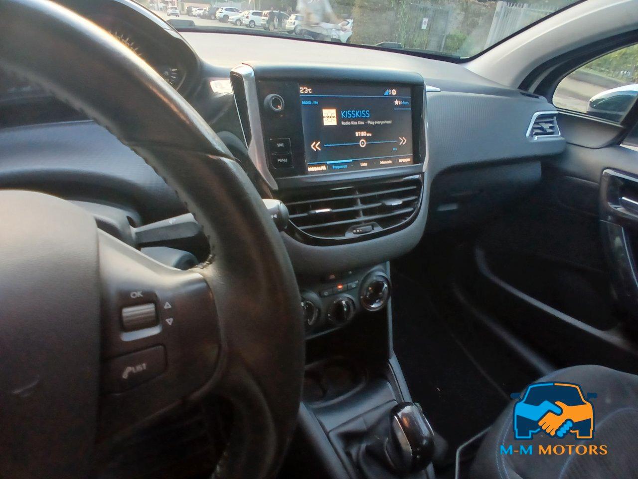 Peugeot 208 5 Porte 208 5p 1.2 puretech Signature s&s 82cv