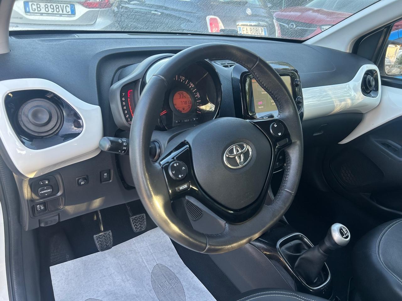 Toyota Aygo 1.0 *77000KM* X-WAVE FULL