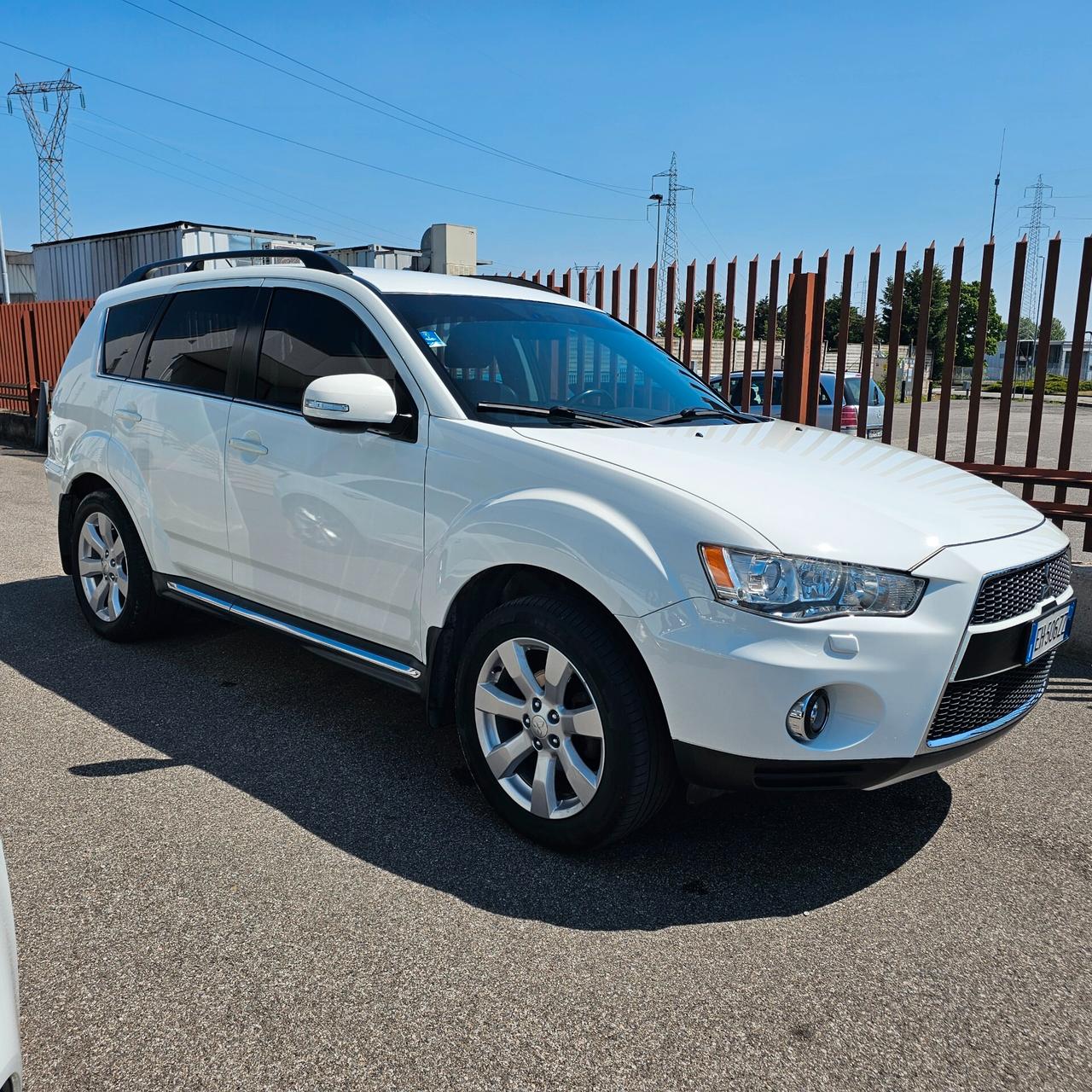 Mitsubishi Outlander 2.2 DI-D TC-SST Instyle DPF 7p