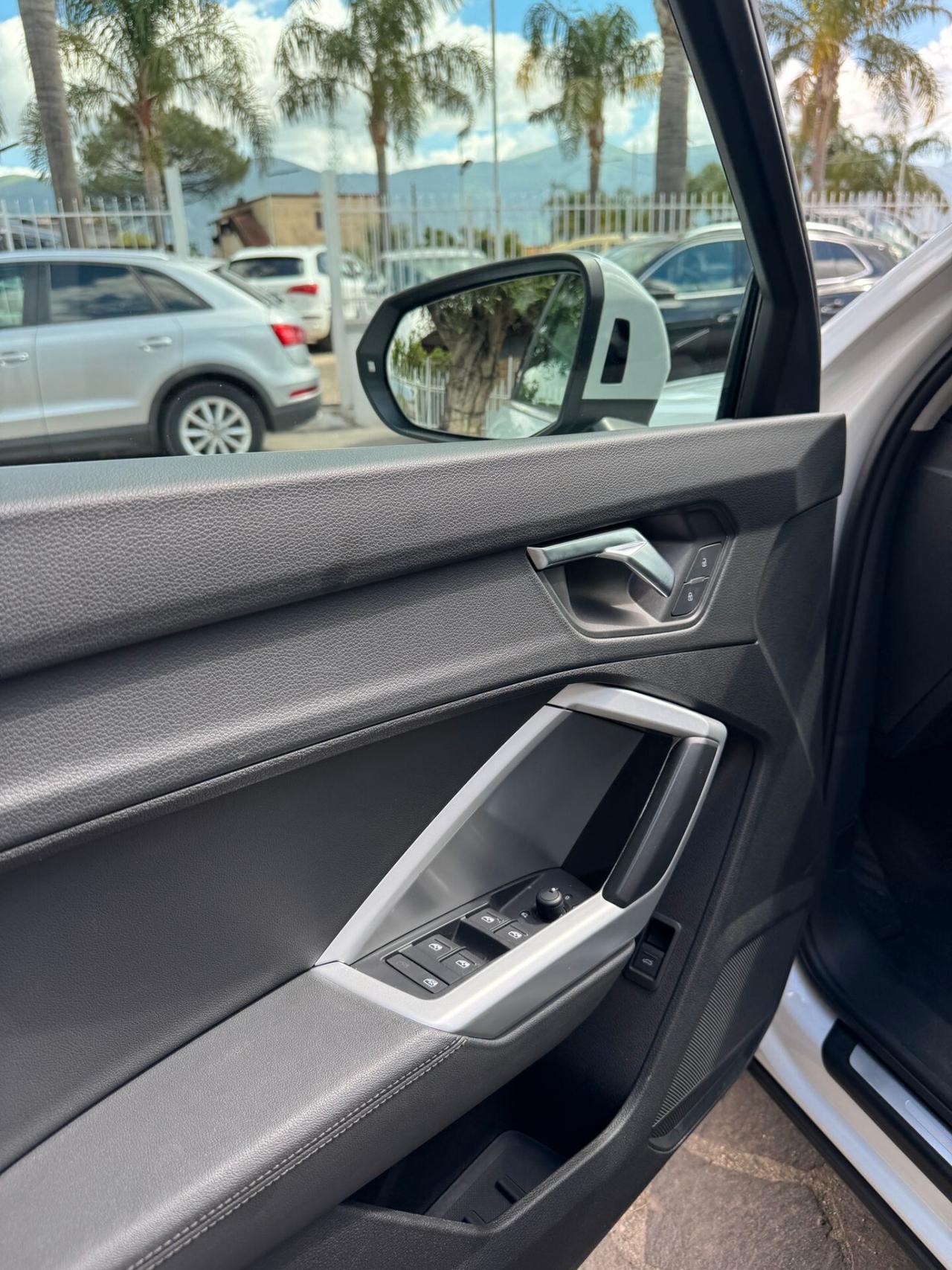 Audi Q3 2.0 TDI 120 CV S tronic line Edition 120.000km