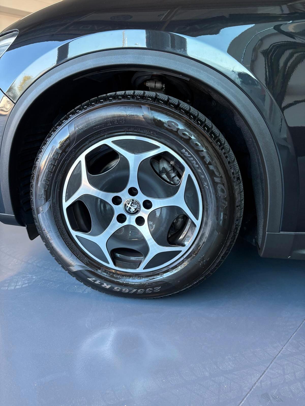 Alfa Romeo Stelvio 2.2 Turbodiesel 160 CV AT8 RWD Super Business
