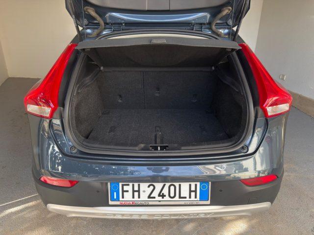 VOLVO V40 Cross Country D2 Geartronic