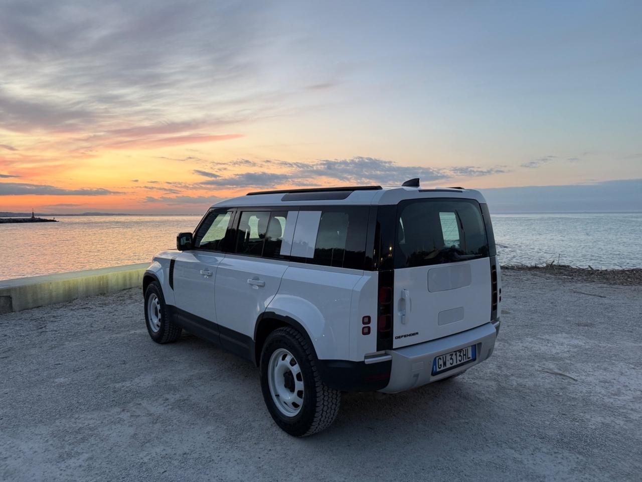 Land Rover Defender 110 3.0D I6 250 CV - LEASING SUBENTRO
