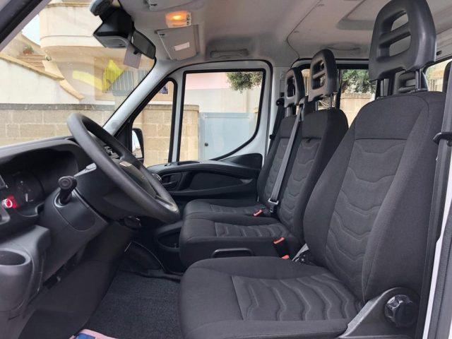 IVECO Daily 33S11 2.3 HPT DOPPIA CABINA CON GRU BONFIGLIOLI