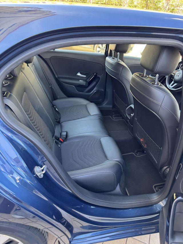 MERCEDES-BENZ A 180 d Sport Cambio Automatico