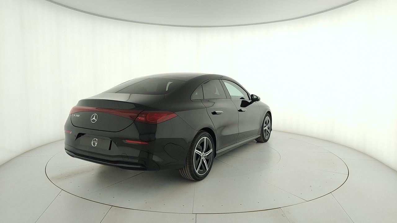 Mercedes-Benz CLA 200