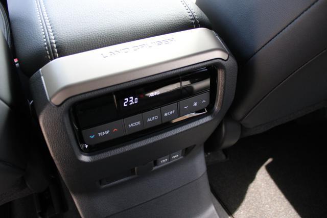 TOYOTA Land Cruiser 2.8 D4D A/T AWD Adventure