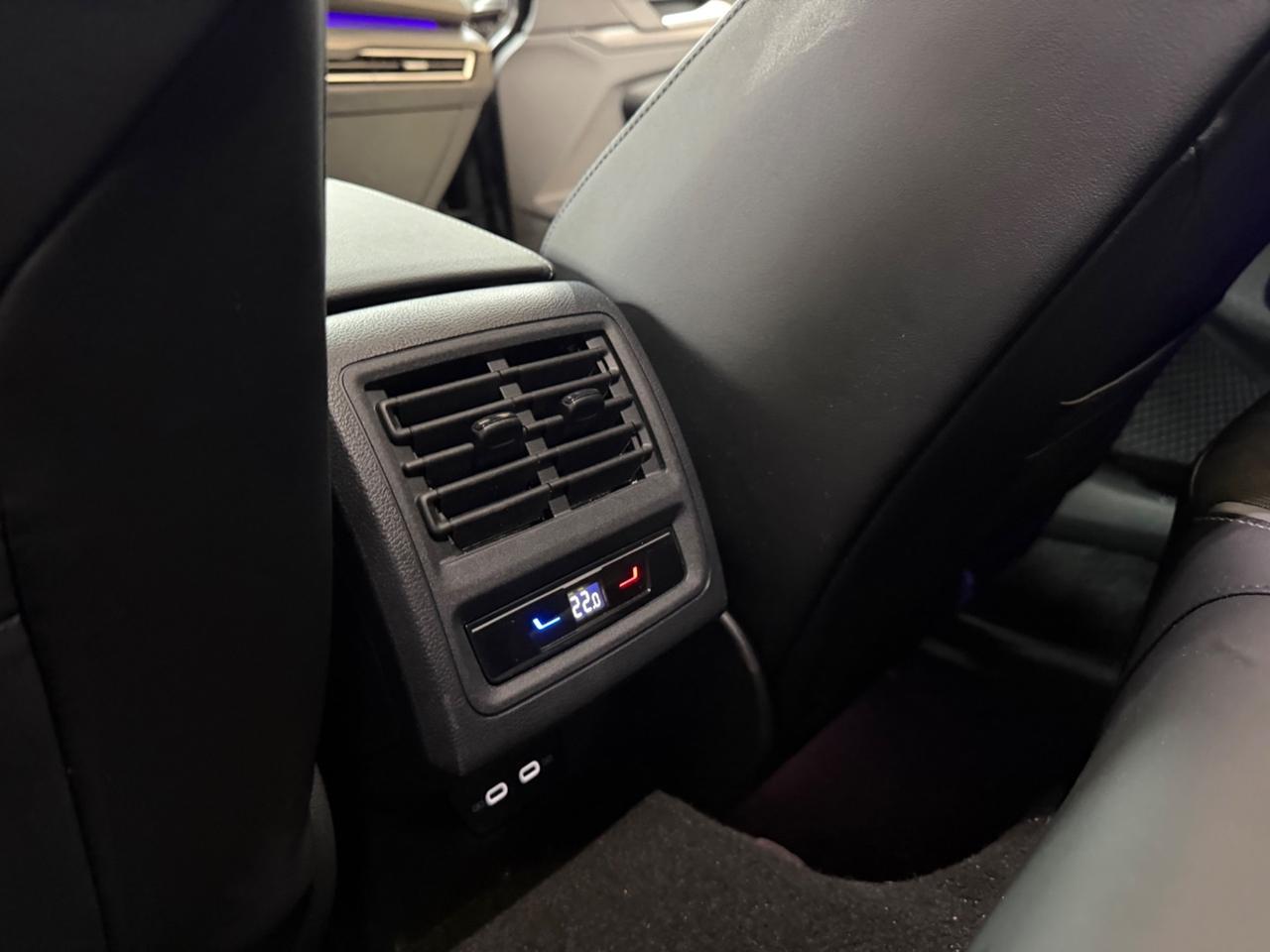 Volkswagen Golf 2.0 TDI 150 CV DSG SCR R-Line