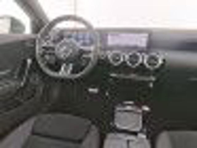 MERCEDES-BENZ CLA 200 Automatic AMG Line Advanced Plus