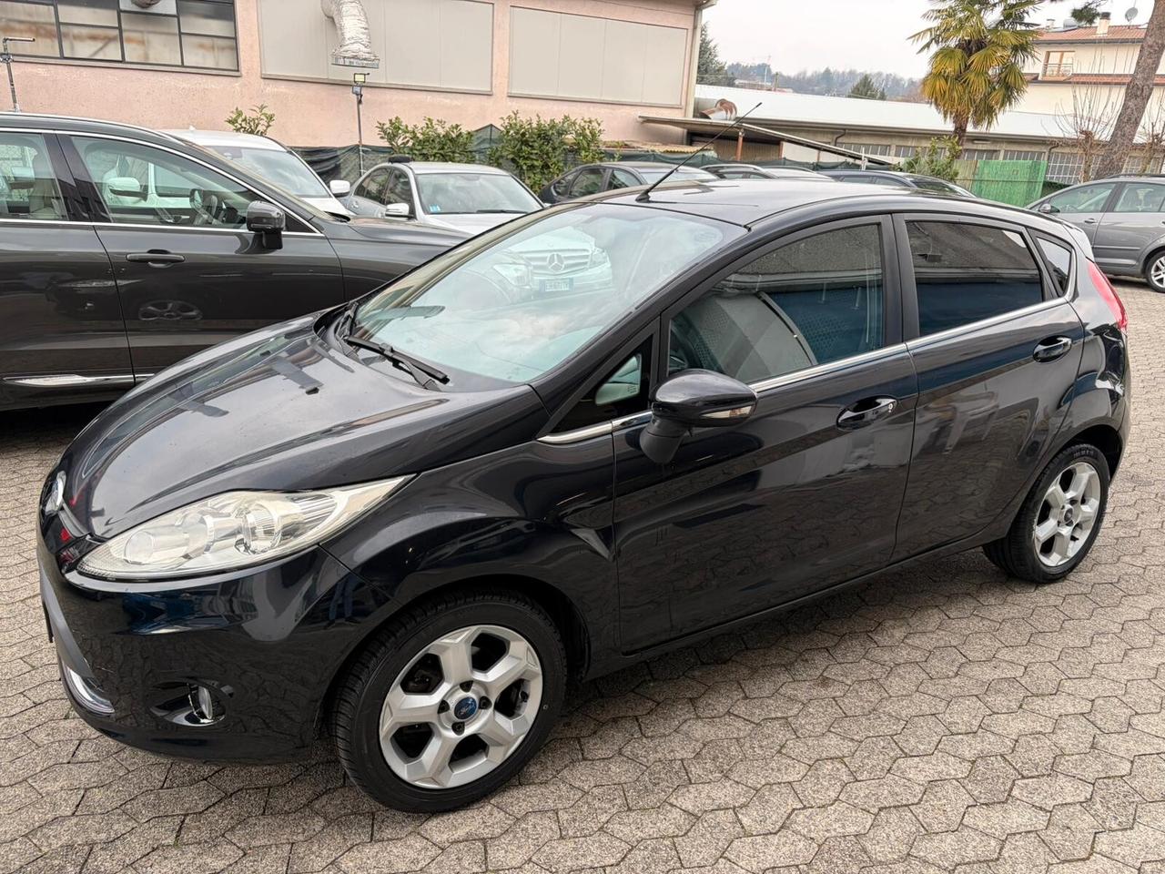 Ford Fiesta 1.4 5 porte Bz.- GPL Titanium*NEOPATENTATI