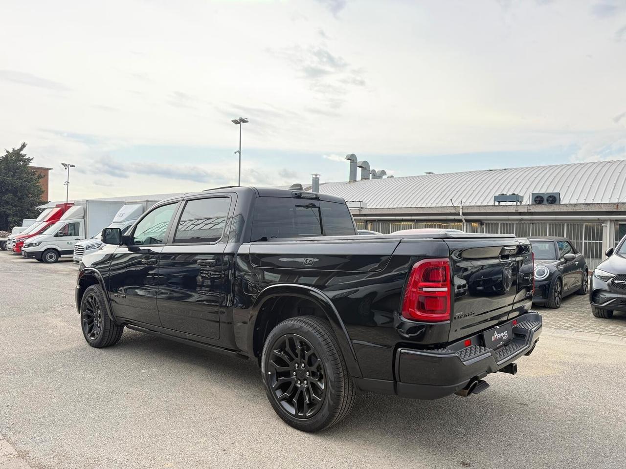 Dodge RAM 1500 LIMITED NIGHT EDITION (prezzo escluso d'iva)