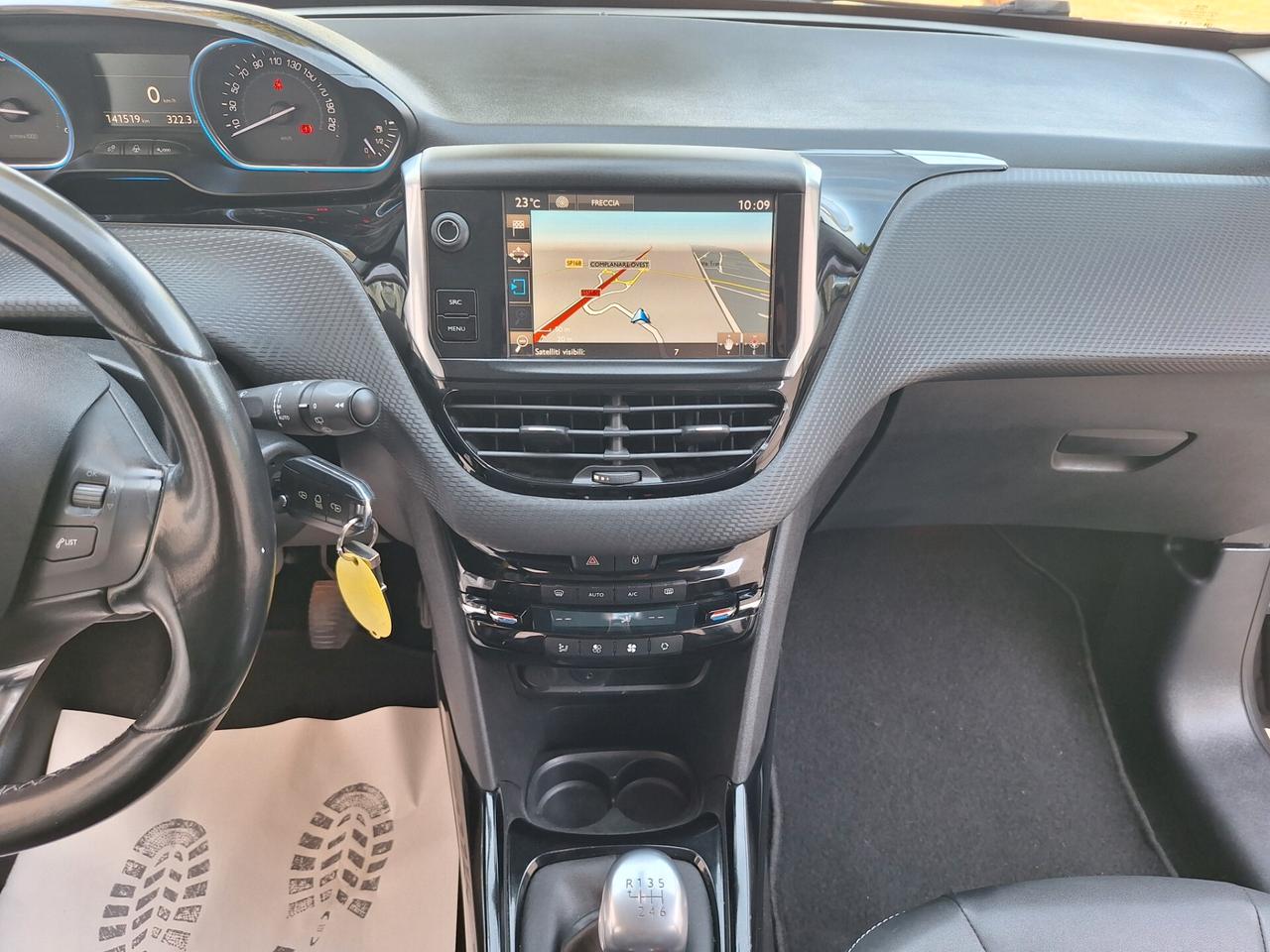 Peugeot 2008 1.6 HDi 120 Allure NAVI FULL