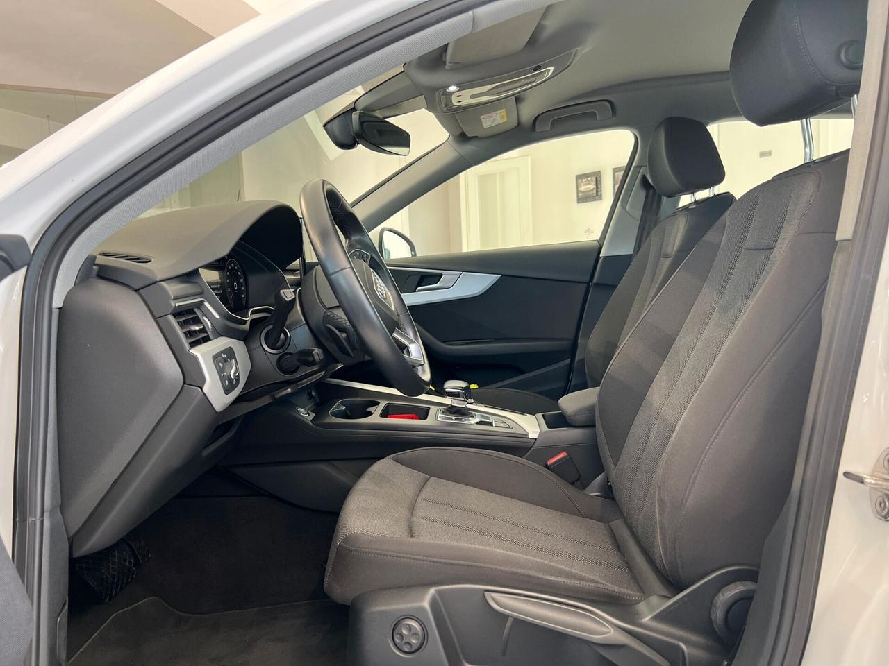 Audi A4 Avant 30 TDI/136 CV S tronic