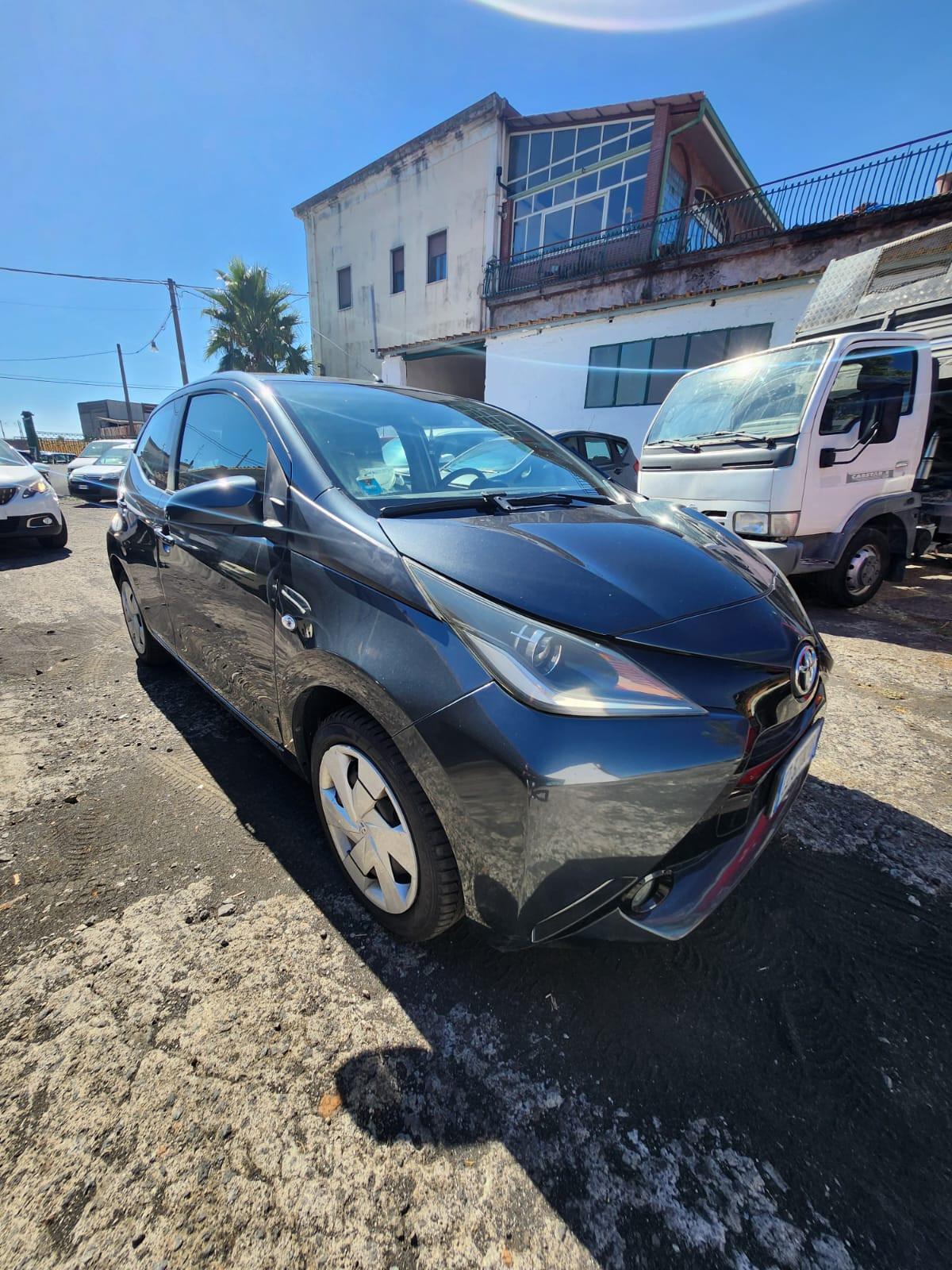 Toyota Aygo 1.0 VVT-i 69 CV 5 porte x-wave