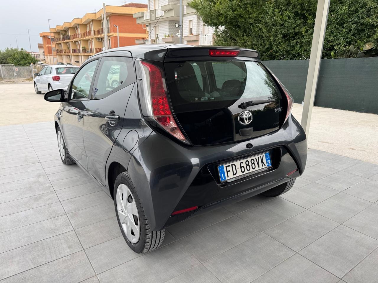 Toyota Aygo 1.0 VVT-i 69 CV 5 porte x-play