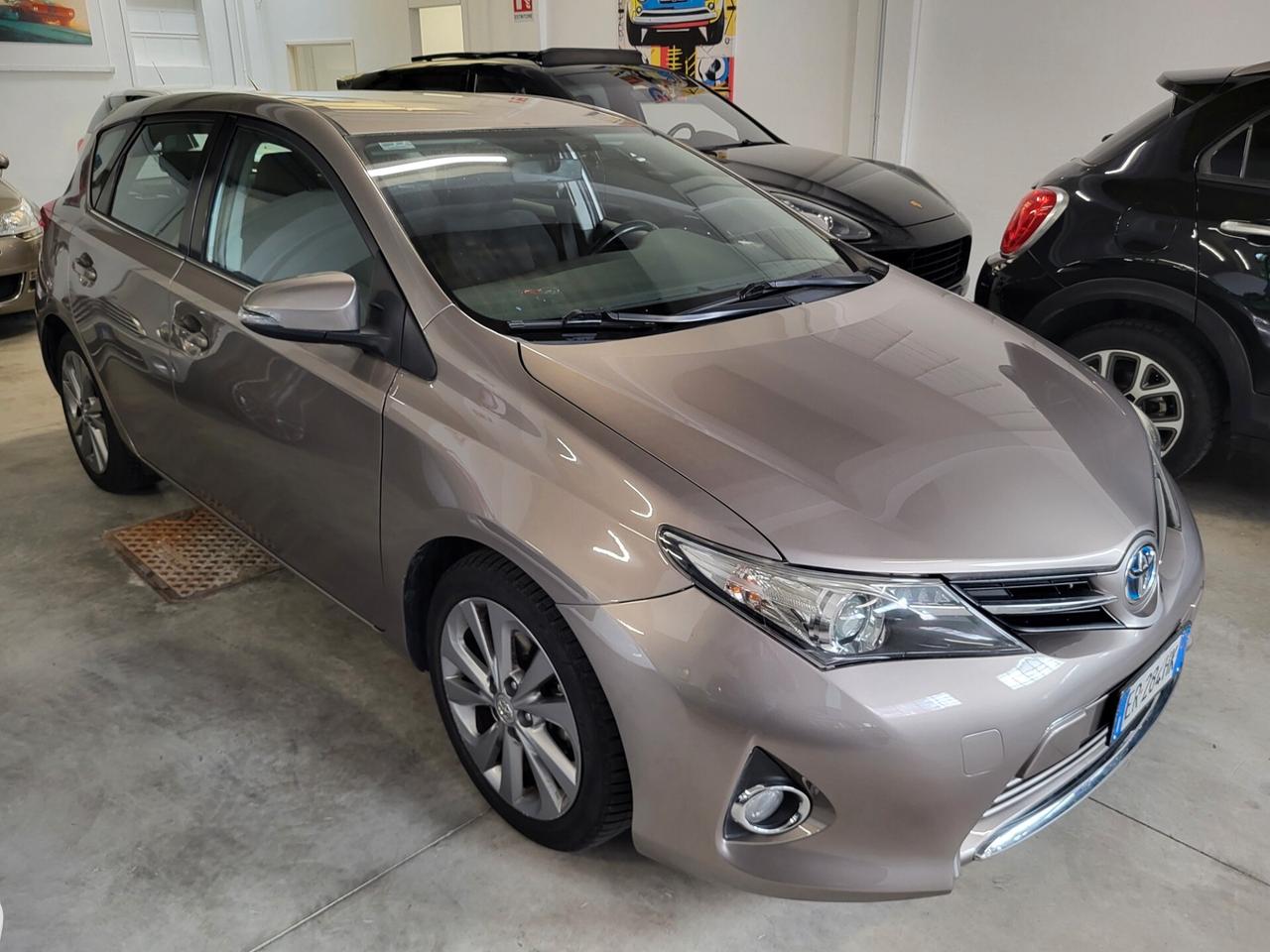 Toyota Auris 1.8 Hybrid 5 porte UNICO PROPRIETARIO!!PREZZO REALE!!GARANZIA 12 MESI!!