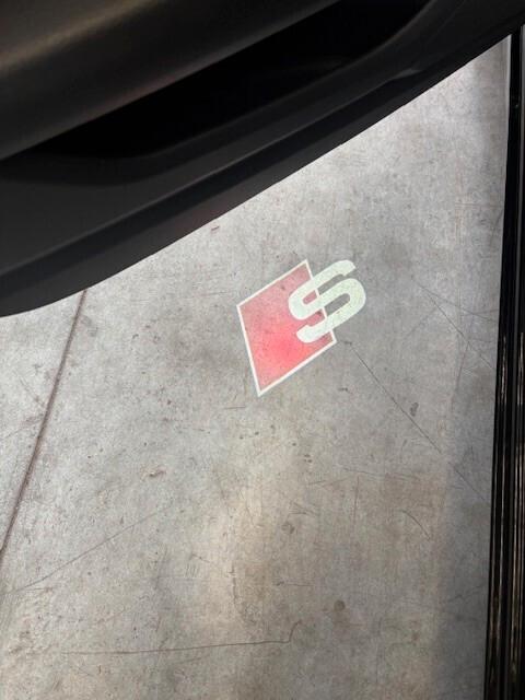 Audi A6 Avant 45 3.0 TDI quattro tiptronic S-LINE