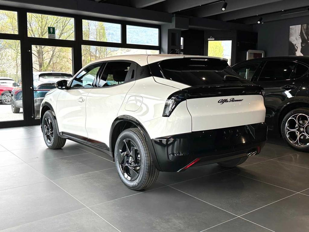 Alfa Romeo Junior 1.2 ibrida 136cv edct6