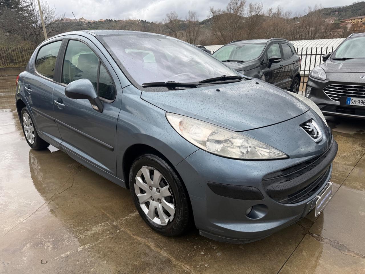 Peugeot 207 1.4 8V 75CV 5p. ONE Line