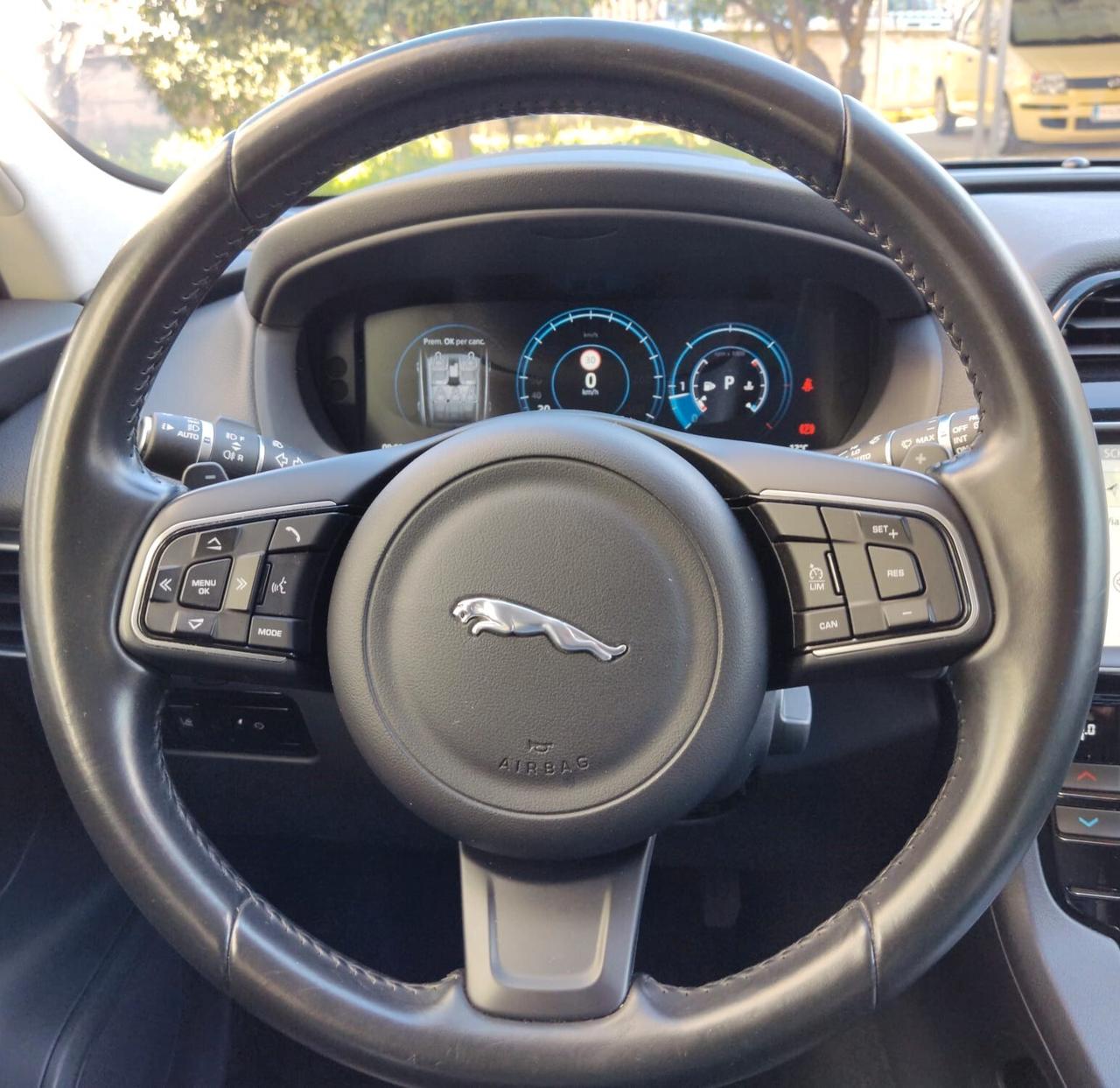 Jaguar F-Pace 2.0 D 180 CV AWD aut. Portfolio