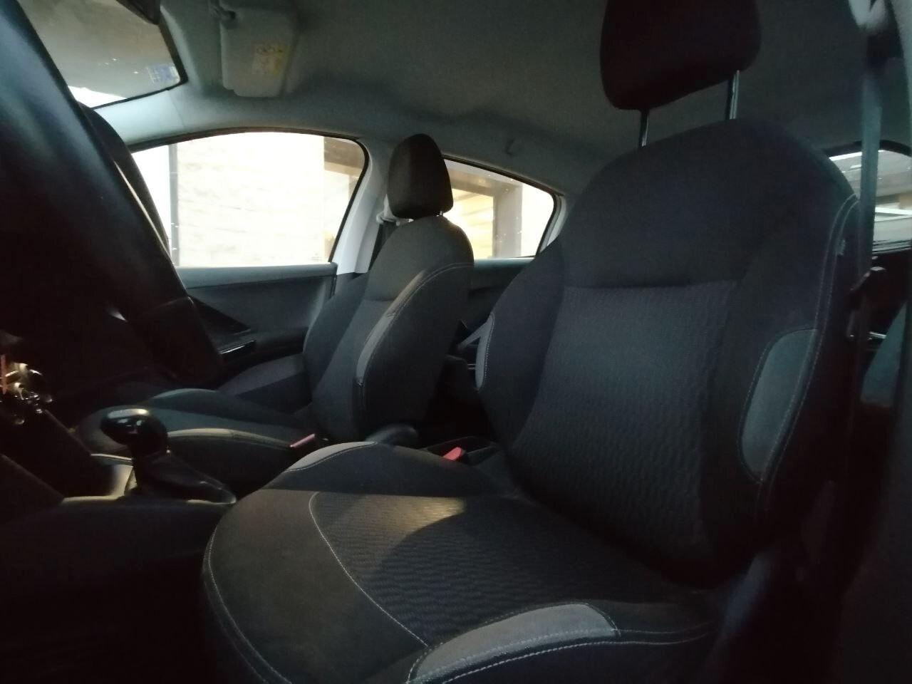 Peugeot 208 PureTech 82 5 porte Allure Sinistrata