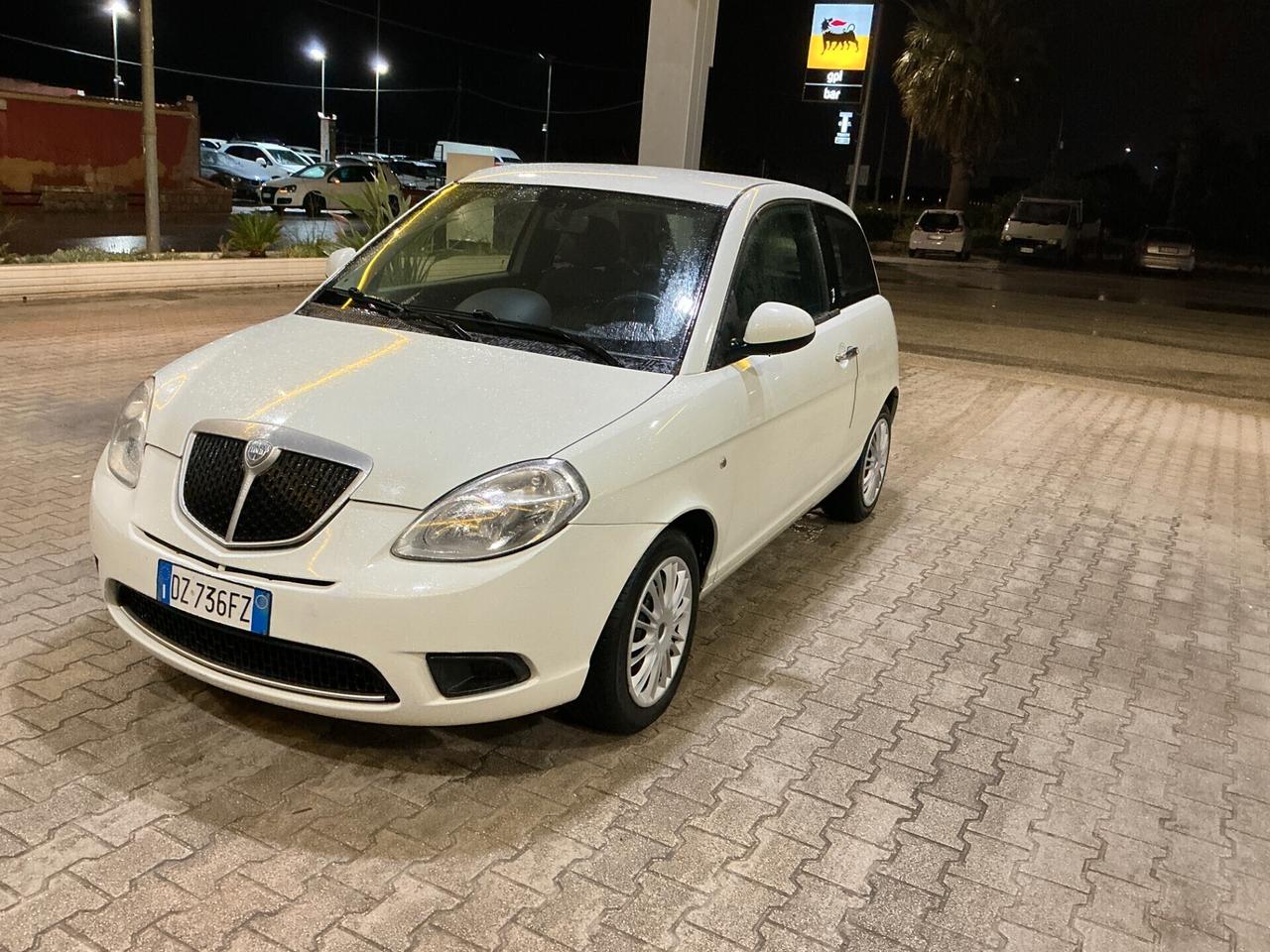 Lancia Ypsilon 1.2 Argento