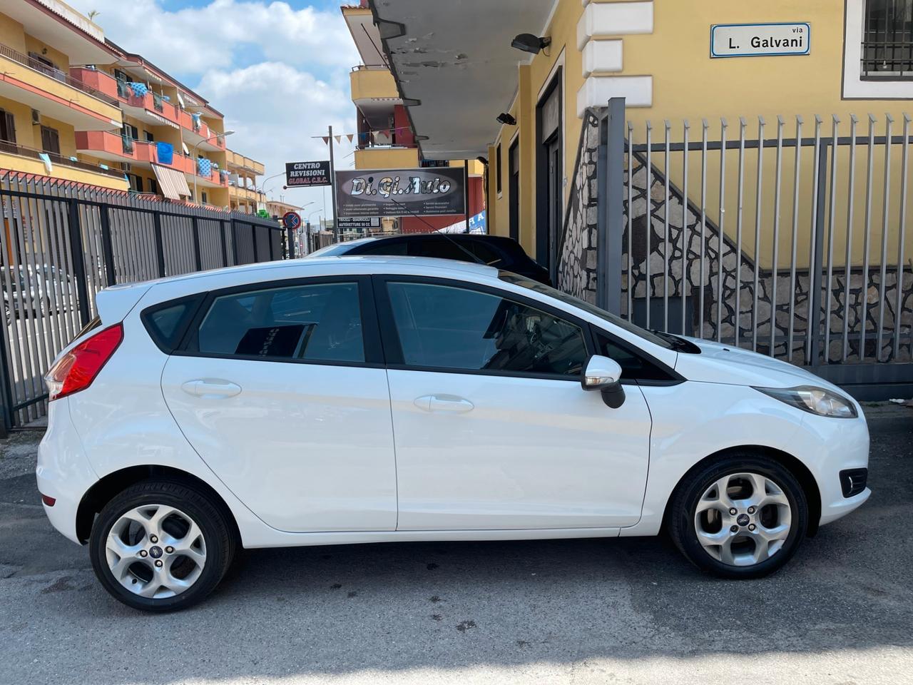 Ford Fiesta 1.4 5 porte GPL Business
