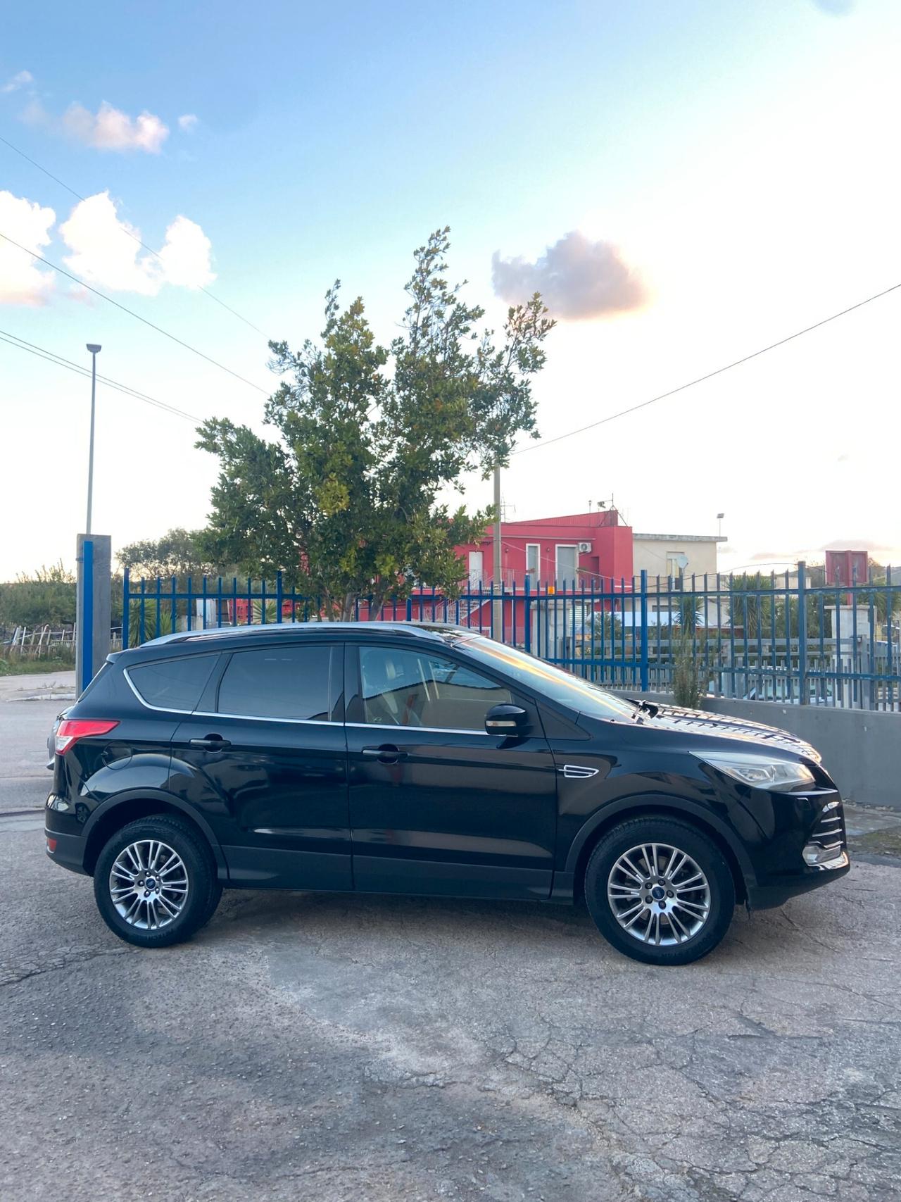 Ford Kuga 2.0 TDCI 4WD Titanium CAMBIO AUTOMATICO NUOVO