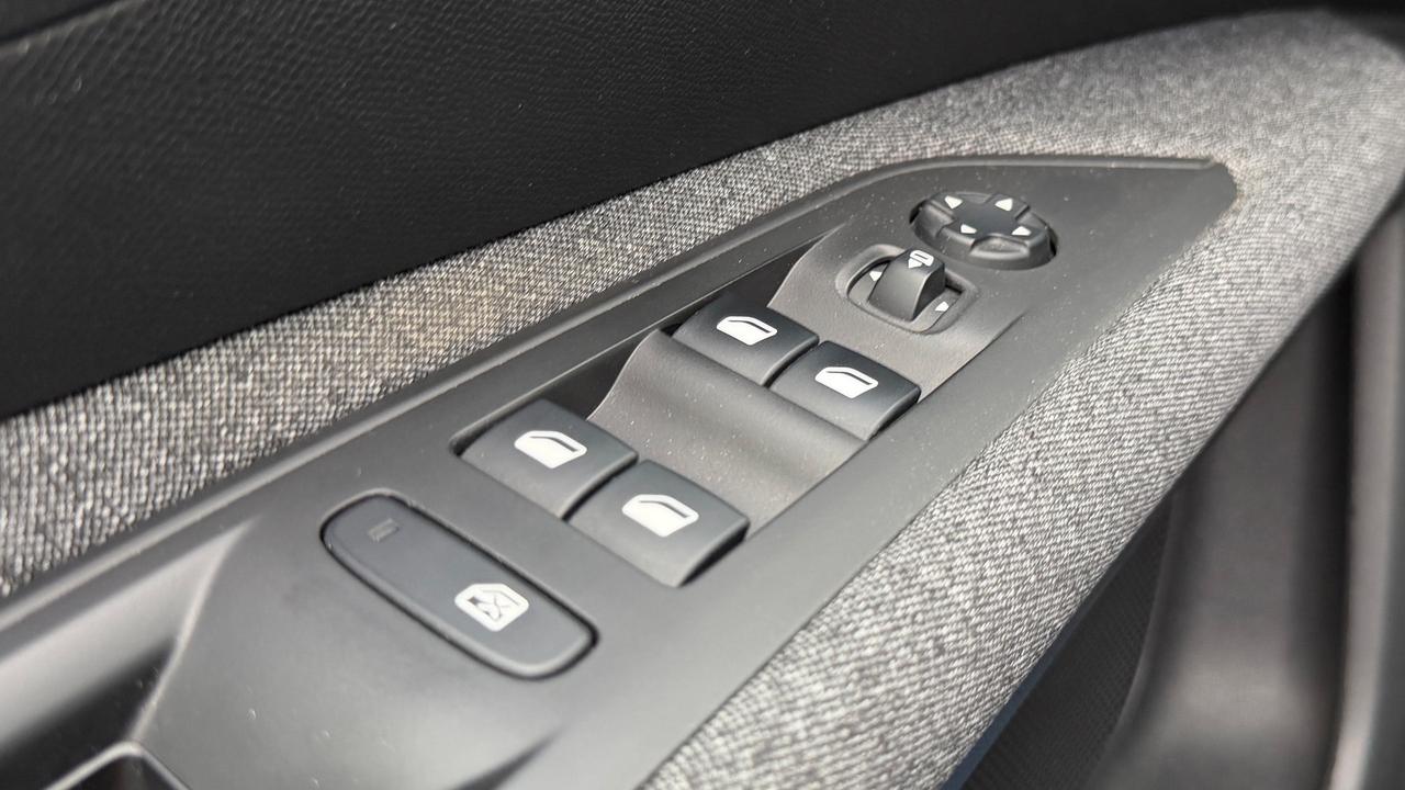 PEUGEOT 3008 1.5 BLUEHDI ACTIVE BUSINESS 131CV - FULL LED, VIRTUAL COCKPIT, NEOPATENTATI