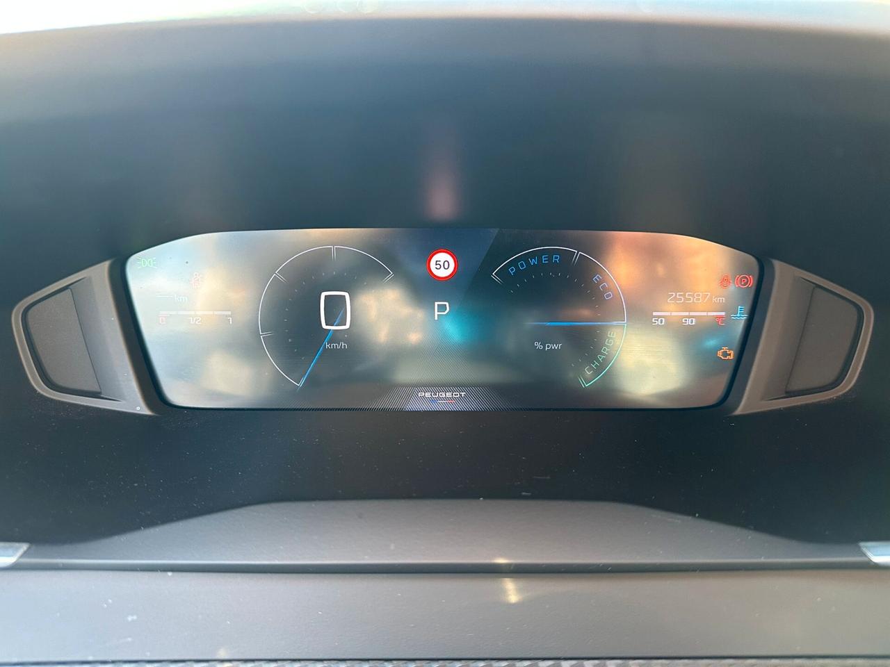 Peugeot 2008 Hybrid 145 e-DCS6 Allure