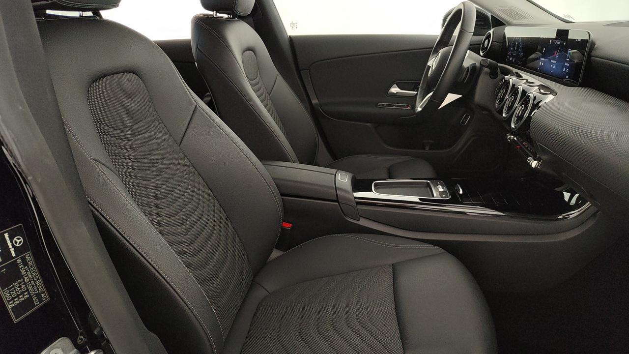 Mercedes-Benz CLA Shooting Brake 180 d Advanced auto