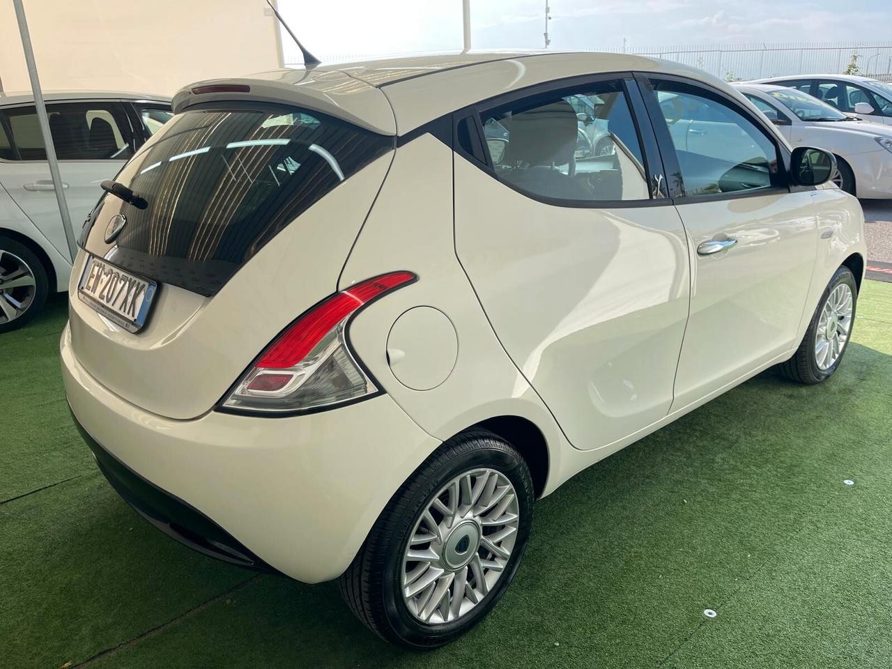 LANCIA YPSILON 1.2 BENZINA 70CV