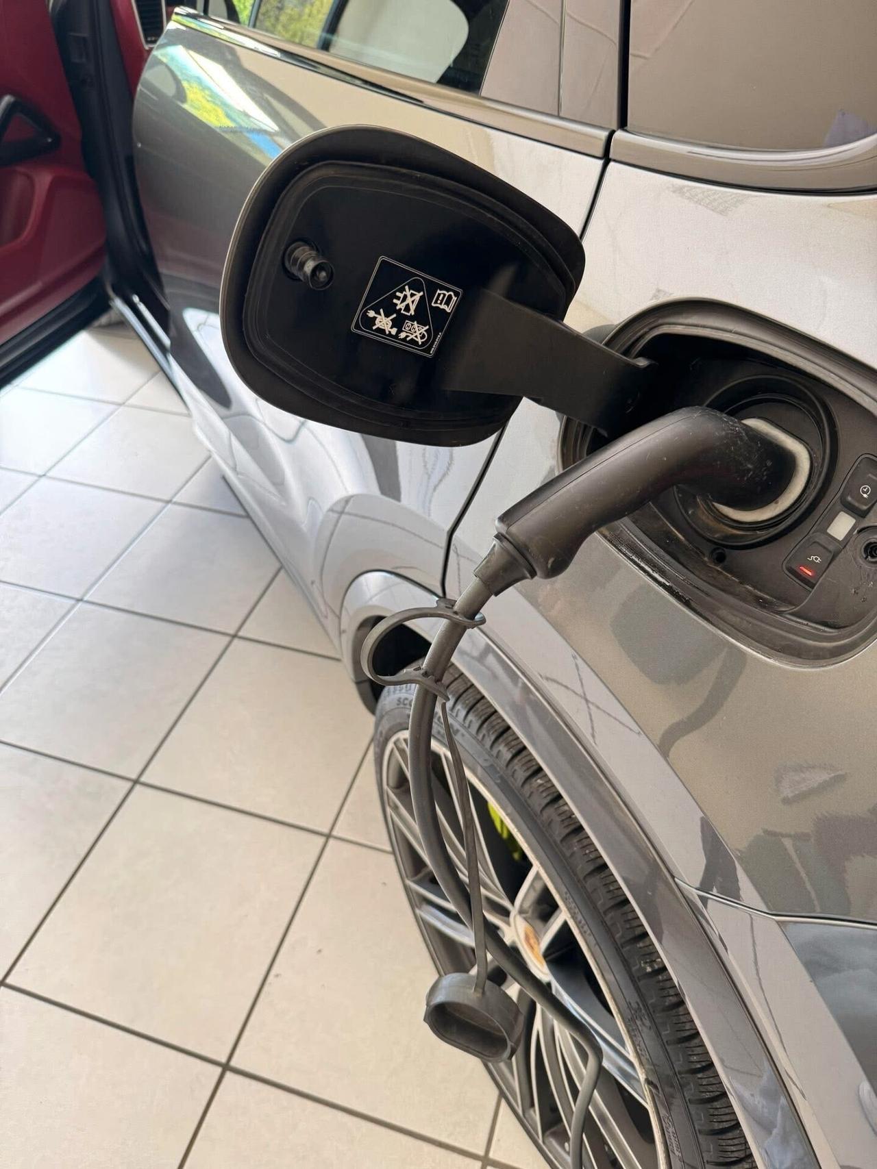 Porsche Cayenne Coupé 3.0 V6 E-Hybrid