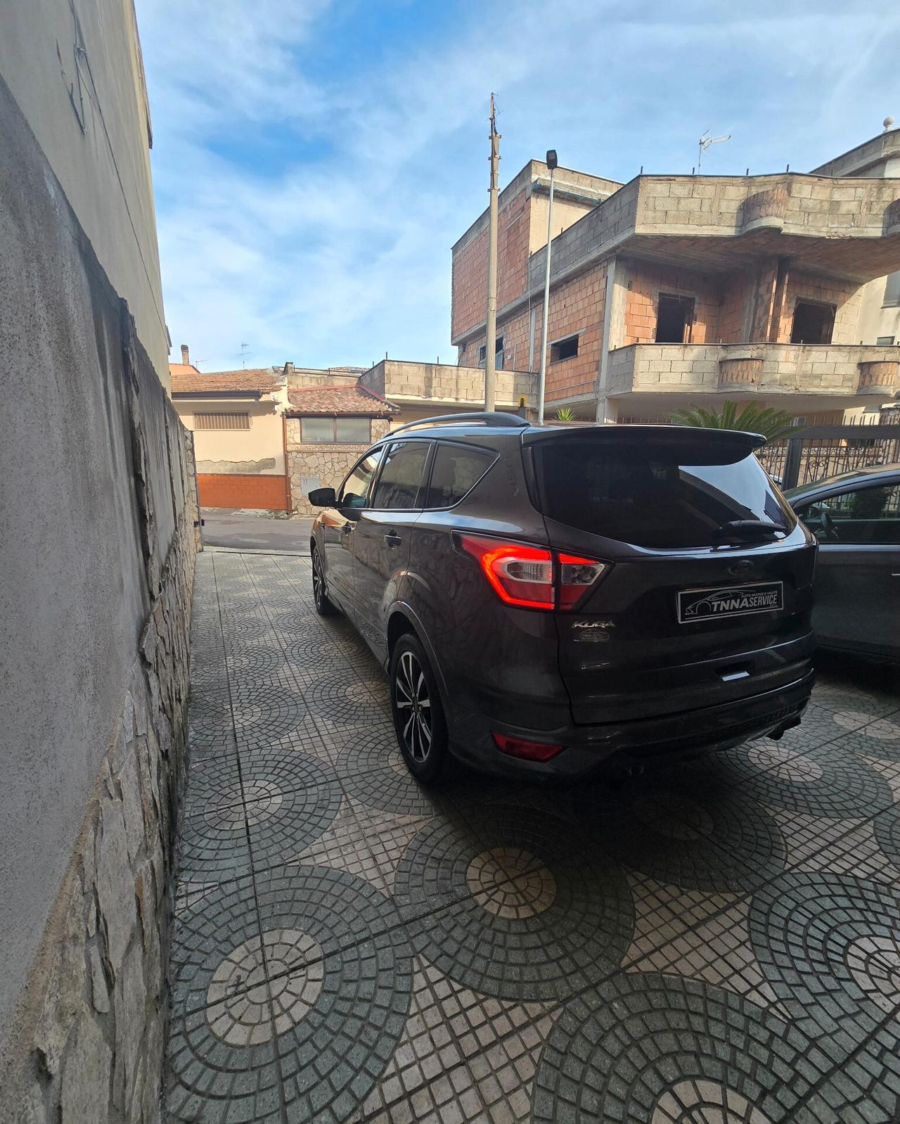 Ford Kuga 1.5 TDCI 120 CV S&S 2WD ST-Line