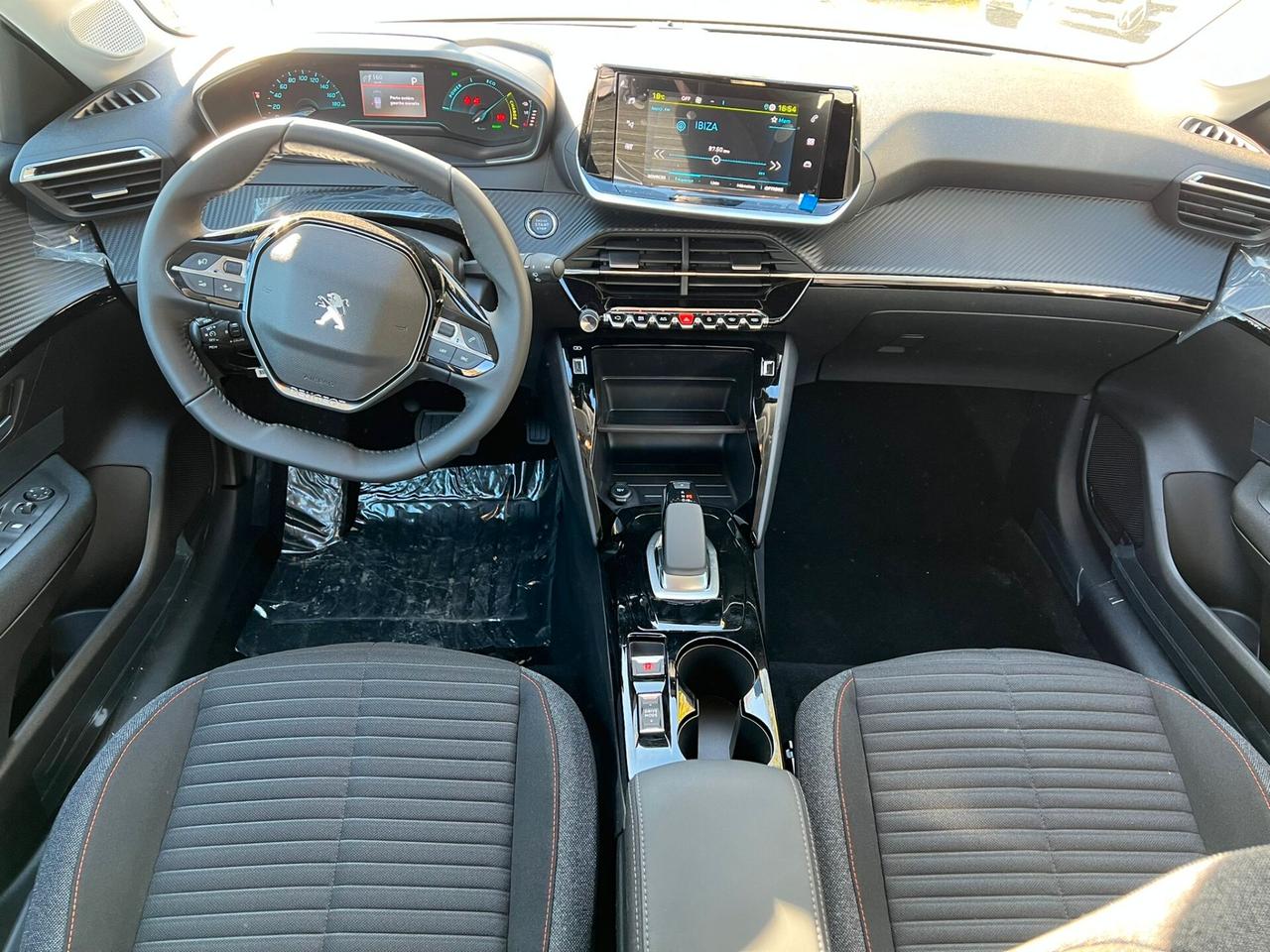 Peugeot 208 motore elettrico 136 CV 5 porte Active