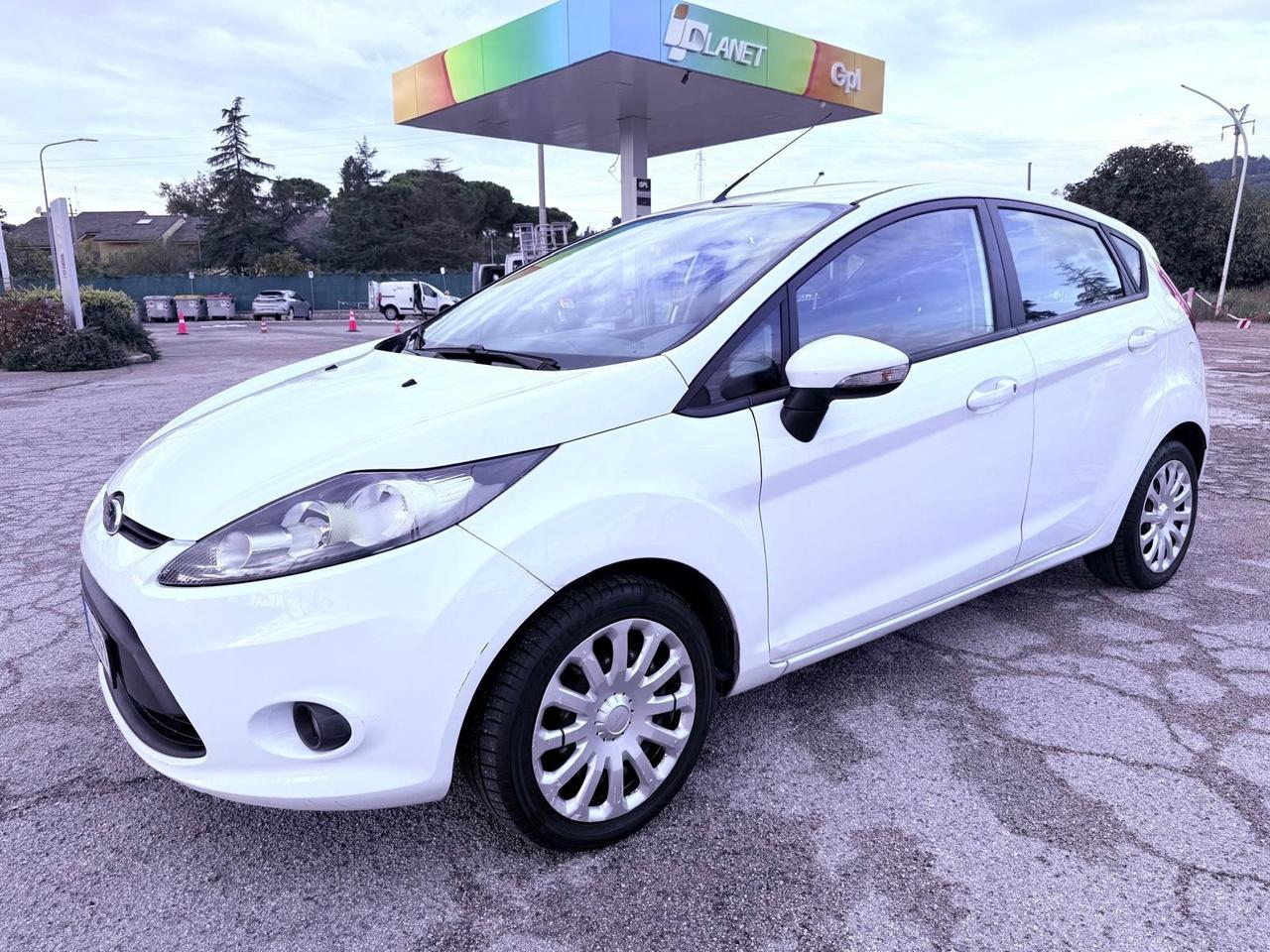 Ford Fiesta 1.2 82 CV 5 porte Titanium Ok neopatentati