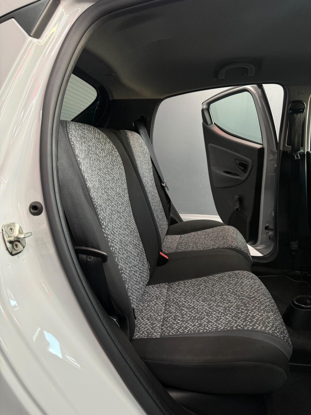 Lancia Ypsilon 1.0 Hybrid Ecochic Gold 2021