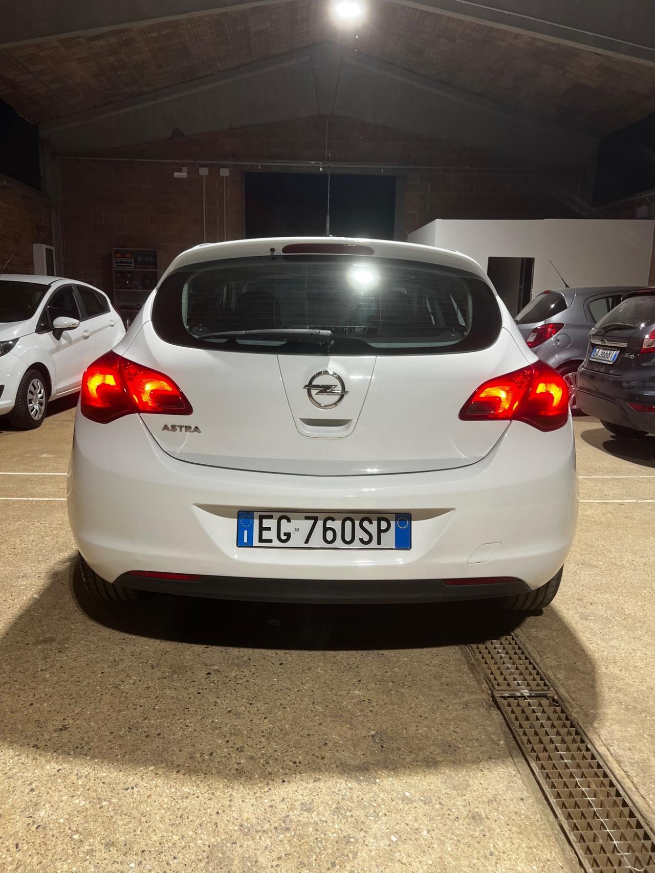 Opel Astra 1.4 100CV 5 porte Elective
