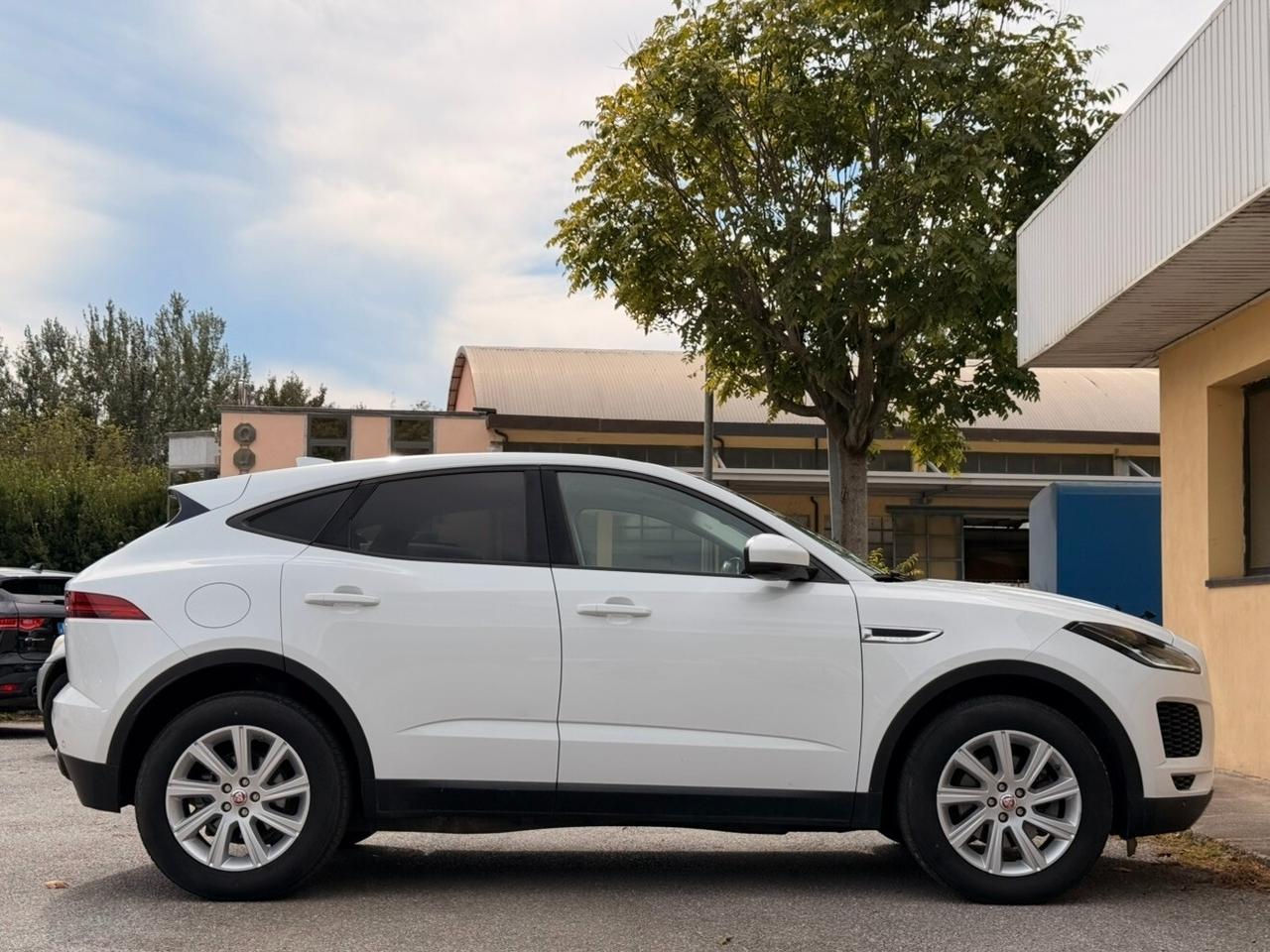 Jaguar E-Pace 2.0D 150 CV AWD aut. R-Dynamic HSE