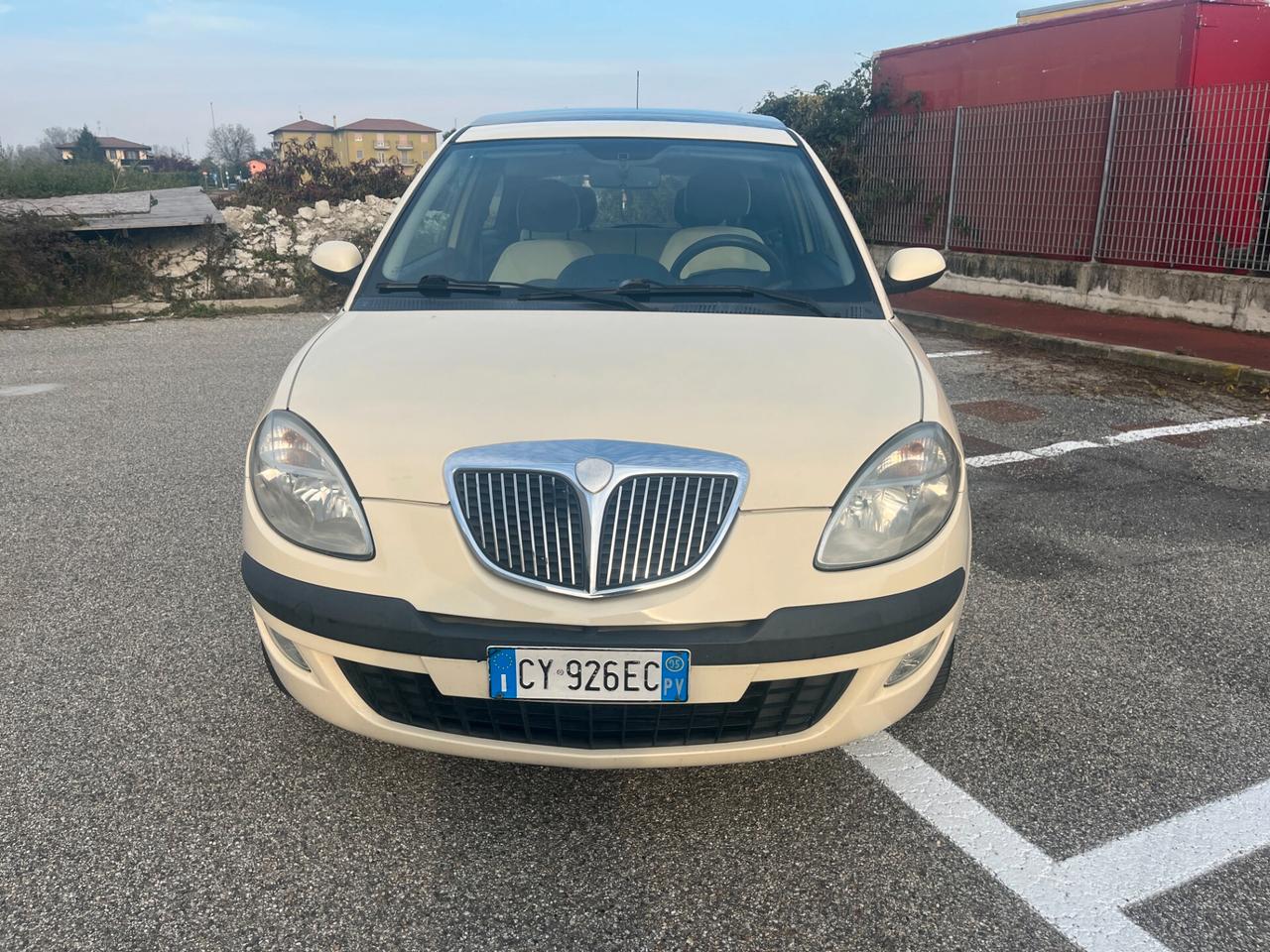 Lancia Ypsilon 1.2 Argento TETTO PANORAMICO APRIBILE ADATTA AI NEOPATENTATI