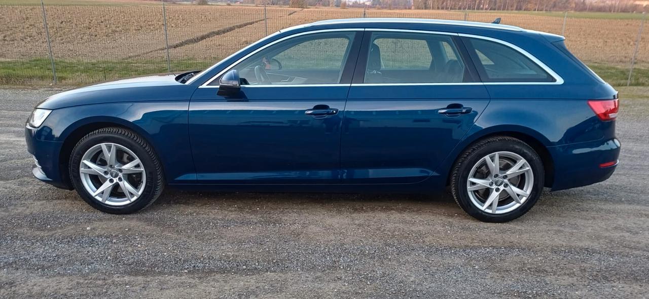 Audi A4 Avant 2.0 TDI 150 CV S line edition