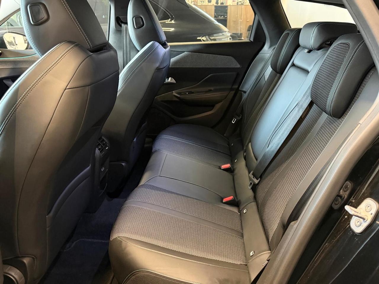 PEUGEOT 308 S.W. ALLURE 1.5 EAT8 130CV PELLE NAVI OK NEOPATENTATI ANNO 2023