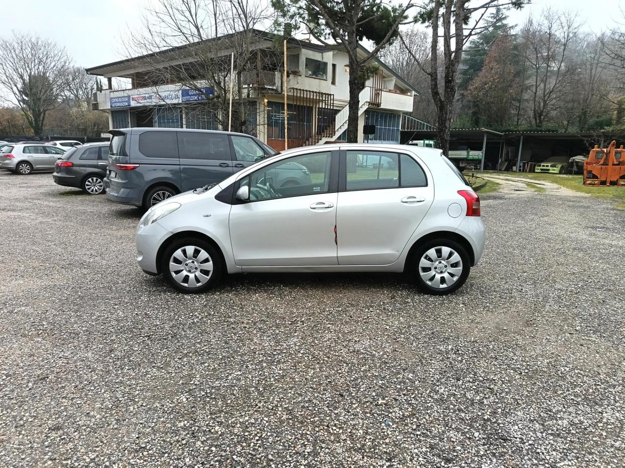 Toyota Yaris 1.0 Sol Uniproprietario